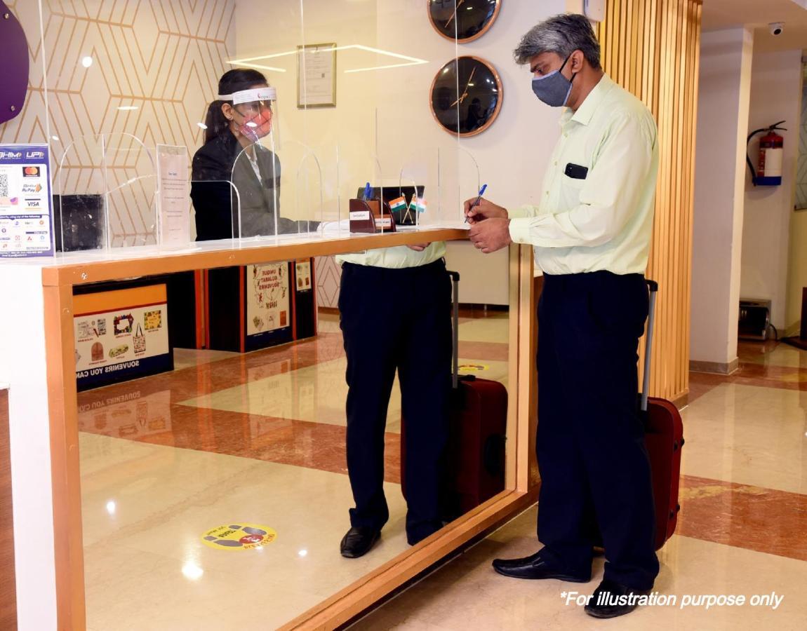สปอต ออน 37040 โฮเต็ล อายุศมัณ พาเลซ Hotel บิลาสปูร์ ภายนอก รูปภาพ