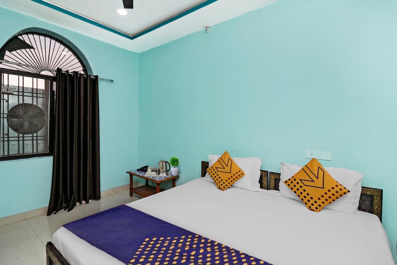 สปอต ออน 37040 โฮเต็ล อายุศมัณ พาเลซ Hotel บิลาสปูร์ ภายนอก รูปภาพ