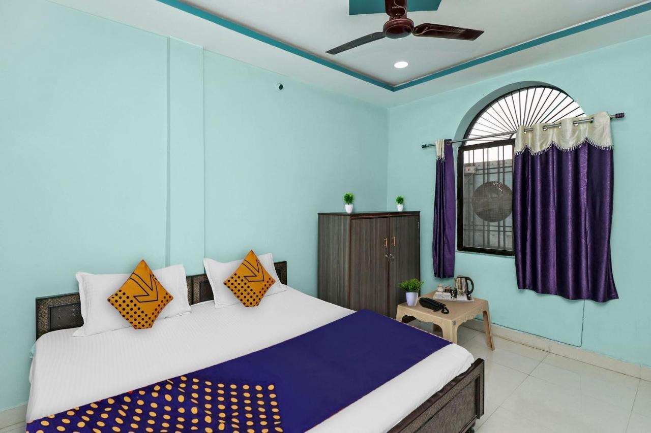 สปอต ออน 37040 โฮเต็ล อายุศมัณ พาเลซ Hotel บิลาสปูร์ ภายนอก รูปภาพ