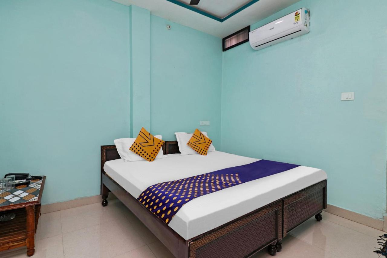 สปอต ออน 37040 โฮเต็ล อายุศมัณ พาเลซ Hotel บิลาสปูร์ ภายนอก รูปภาพ
