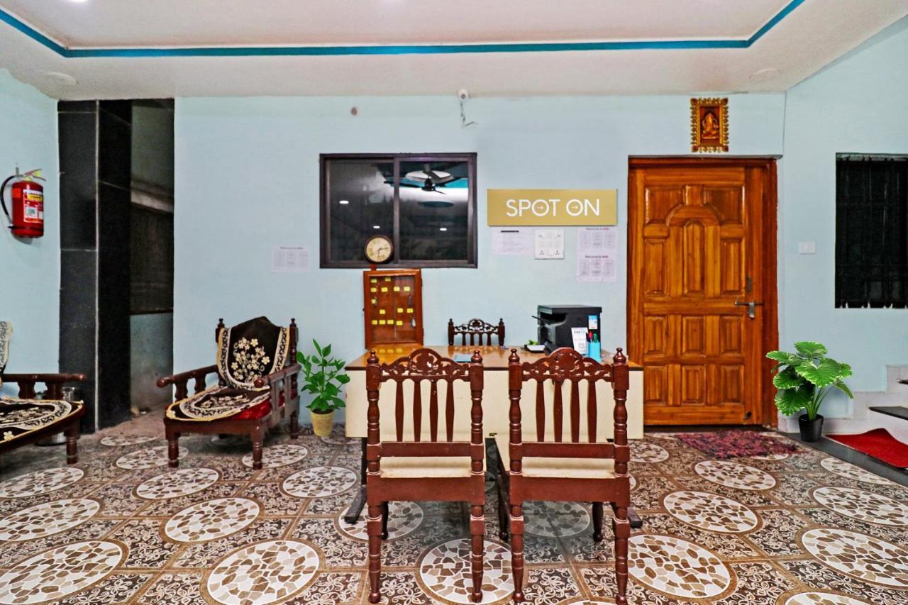 สปอต ออน 37040 โฮเต็ล อายุศมัณ พาเลซ Hotel บิลาสปูร์ ภายนอก รูปภาพ
