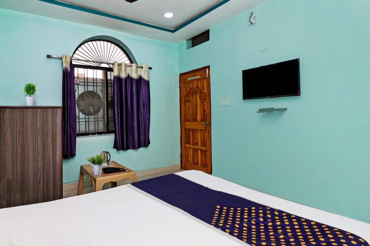 สปอต ออน 37040 โฮเต็ล อายุศมัณ พาเลซ Hotel บิลาสปูร์ ภายนอก รูปภาพ