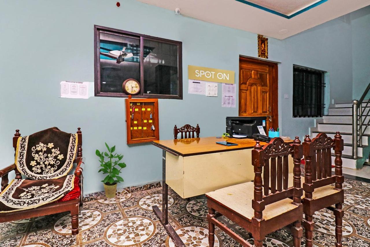 สปอต ออน 37040 โฮเต็ล อายุศมัณ พาเลซ Hotel บิลาสปูร์ ภายนอก รูปภาพ