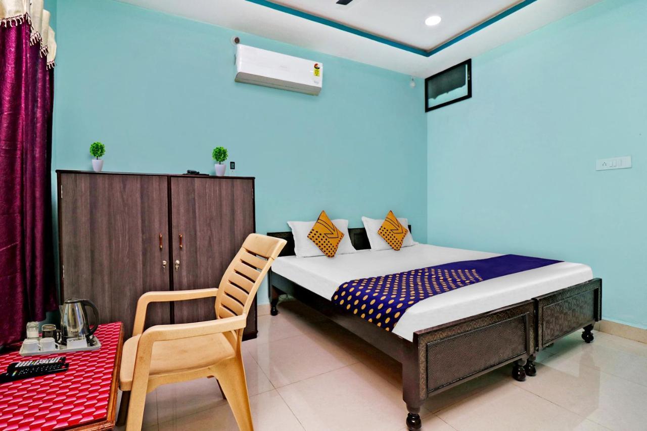 สปอต ออน 37040 โฮเต็ล อายุศมัณ พาเลซ Hotel บิลาสปูร์ ภายนอก รูปภาพ